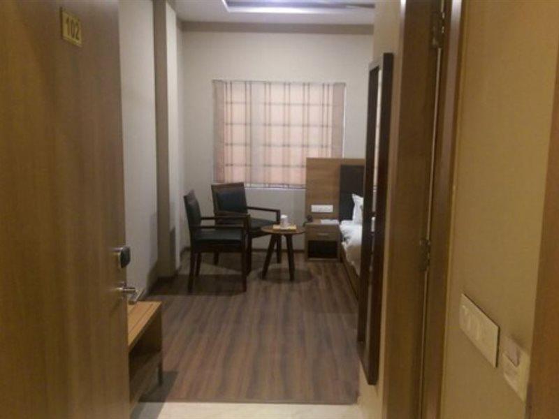 The Premier Hotel 코타 외부 사진