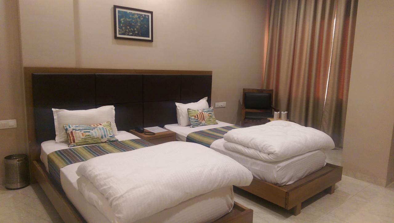The Premier Hotel 코타 외부 사진