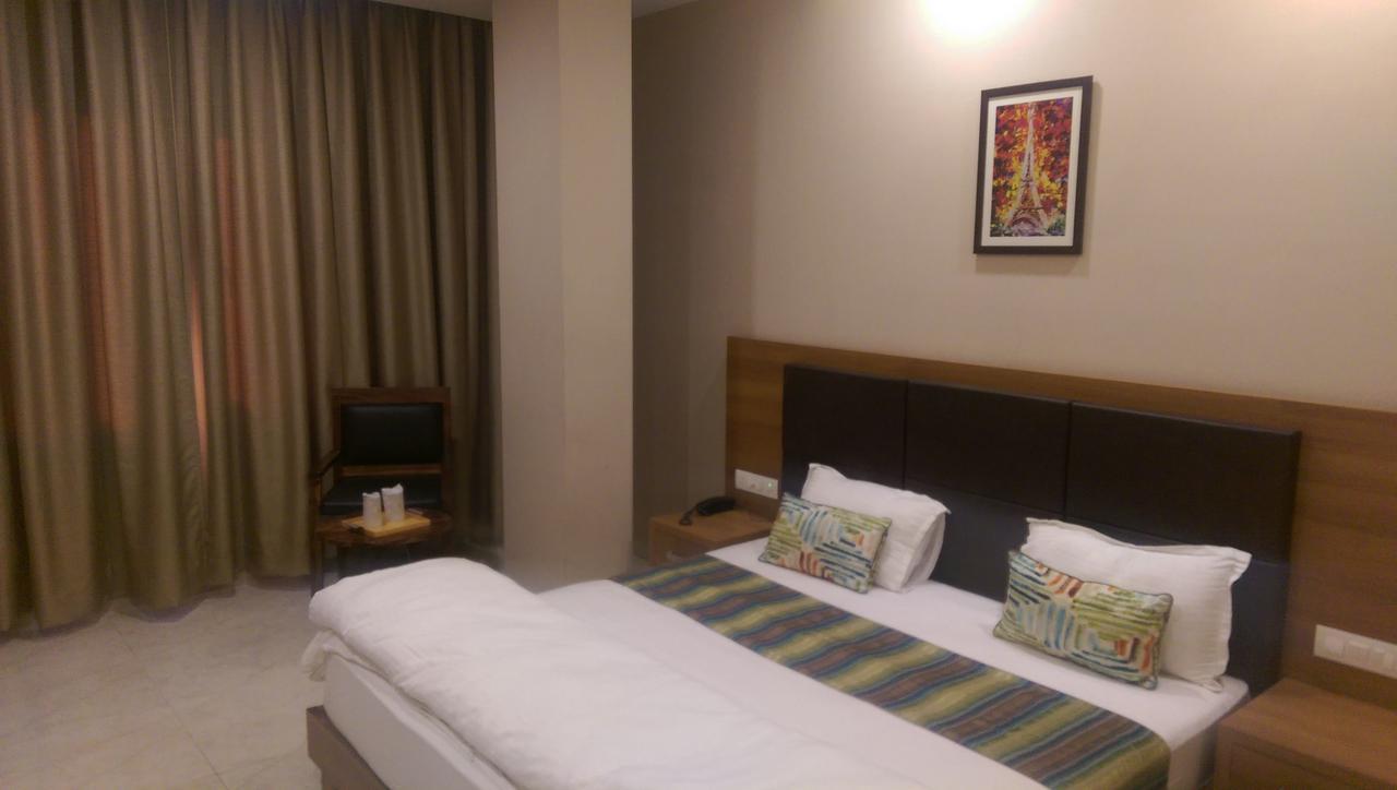The Premier Hotel 코타 외부 사진