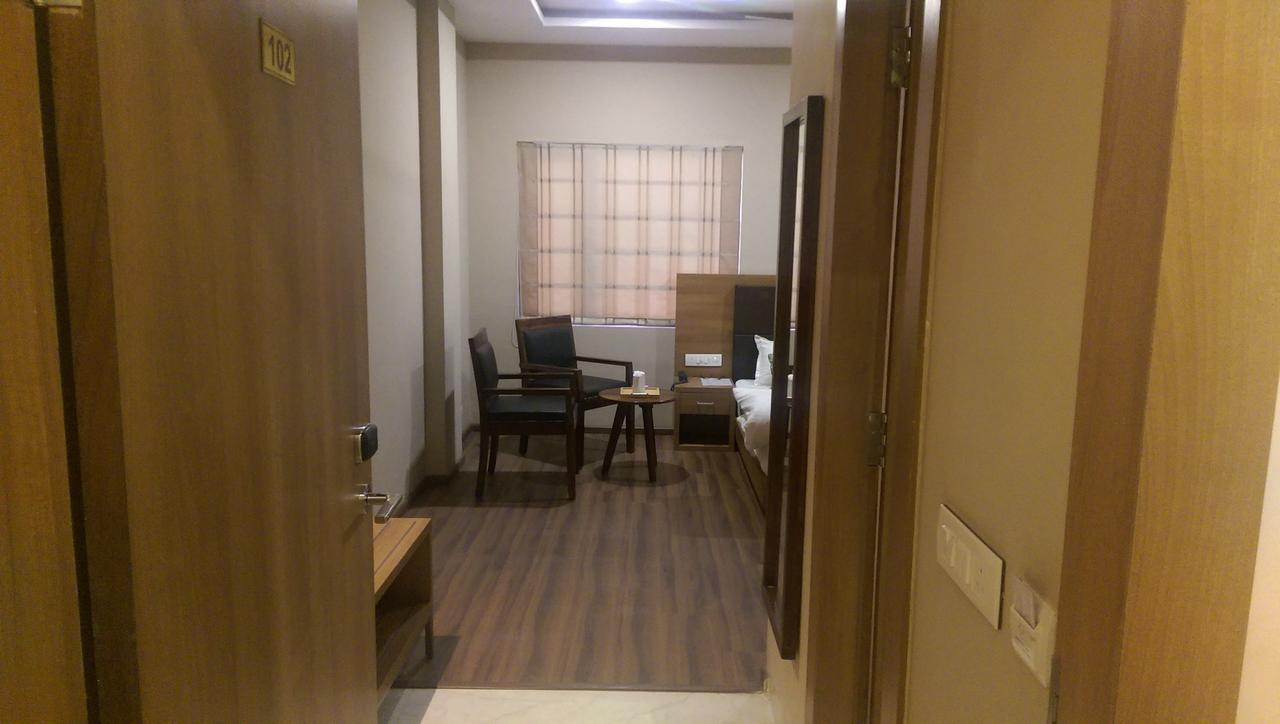 The Premier Hotel 코타 외부 사진